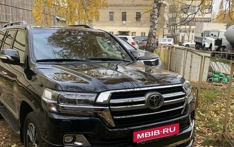 Toyota Land Cruiser 200, 2019 год, 9 800 000 рублей, 2 фотография