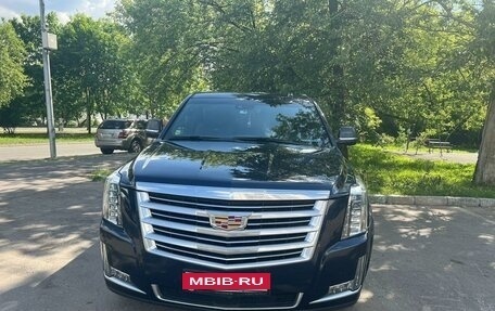 Cadillac Escalade IV, 2019 год, 7 900 000 рублей, 3 фотография