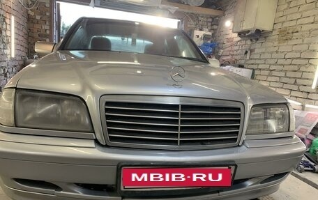 Mercedes-Benz C-Класс, 1998 год, 350 000 рублей, 3 фотография