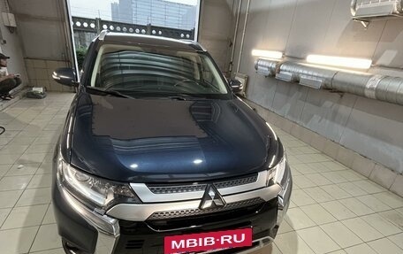 Mitsubishi Outlander III рестайлинг 3, 2020 год, 2 130 000 рублей, 4 фотография