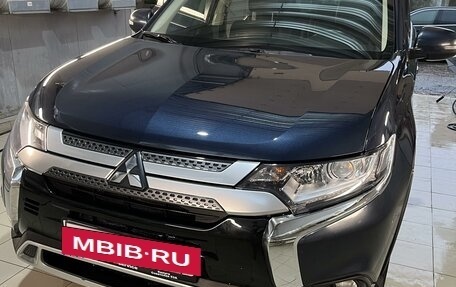 Mitsubishi Outlander III рестайлинг 3, 2020 год, 2 130 000 рублей, 3 фотография