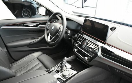BMW 5 серия, 2023 год, 6 250 000 рублей, 8 фотография
