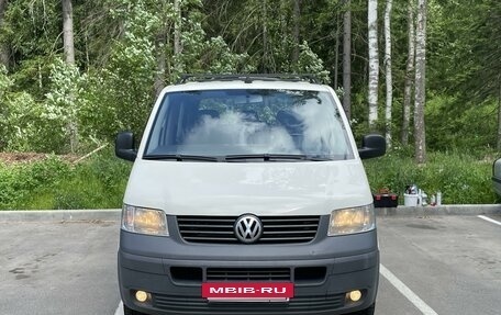 Volkswagen Transporter T5 рестайлинг, 2004 год, 1 490 000 рублей, 2 фотография