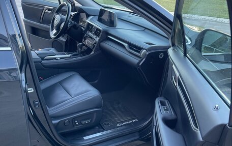 Lexus RX IV рестайлинг, 2020 год, 4 600 000 рублей, 8 фотография