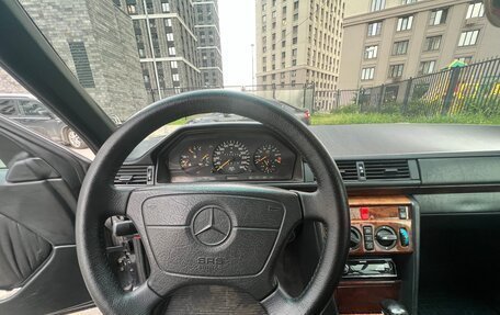 Mercedes-Benz E-Класс, 1993 год, 1 150 000 рублей, 12 фотография