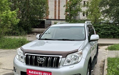 Toyota Land Cruiser Prado 150 рестайлинг 2, 2013 год, 3 100 000 рублей, 2 фотография