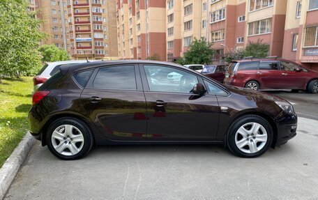 Opel Astra J, 2013 год, 975 000 рублей, 4 фотография