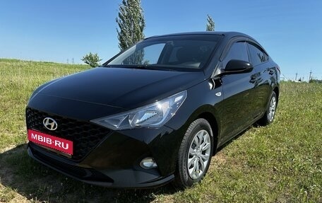 Hyundai Solaris II рестайлинг, 2020 год, 1 500 000 рублей, 2 фотография