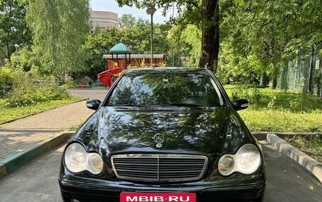 Mercedes-Benz C-Класс, 2004 год, 600 000 рублей, 2 фотография