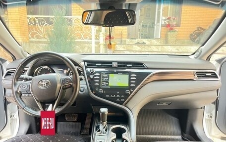 Toyota Camry, 2020 год, 3 530 000 рублей, 10 фотография
