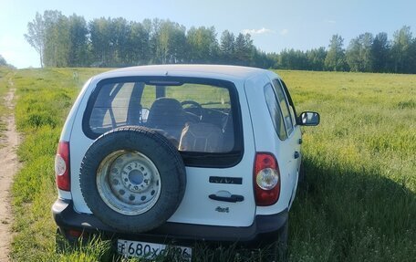 Chevrolet Niva I рестайлинг, 2003 год, 333 000 рублей, 3 фотография