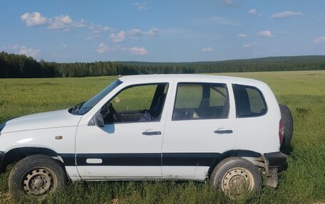 Chevrolet Niva I рестайлинг, 2003 год, 333 000 рублей, 4 фотография