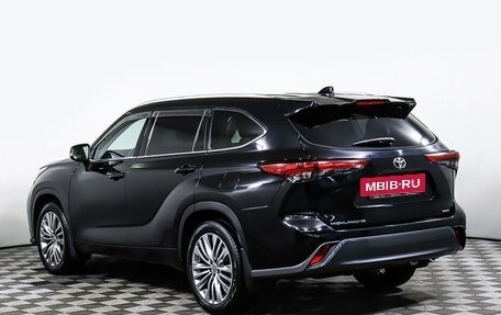 Toyota Highlander, 2021 год, 6 299 000 рублей, 7 фотография