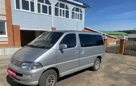 Toyota HiAce H100, 1999 год, 549 000 рублей, 1 фотография