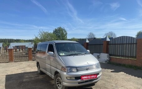 Toyota HiAce H100, 1999 год, 549 000 рублей, 2 фотография