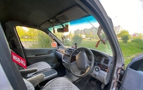 Toyota HiAce H100, 1999 год, 549 000 рублей, 6 фотография