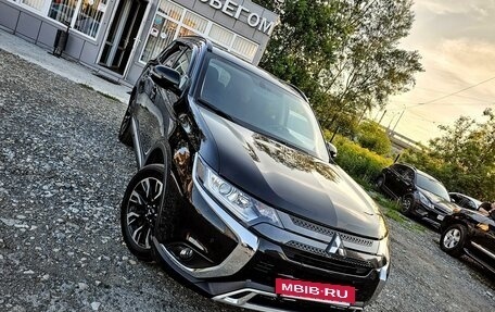 Mitsubishi Outlander III рестайлинг 3, 2021 год, 2 750 000 рублей, 3 фотография