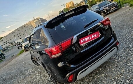 Mitsubishi Outlander III рестайлинг 3, 2021 год, 2 750 000 рублей, 6 фотография