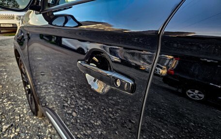 Mitsubishi Outlander III рестайлинг 3, 2021 год, 2 750 000 рублей, 9 фотография