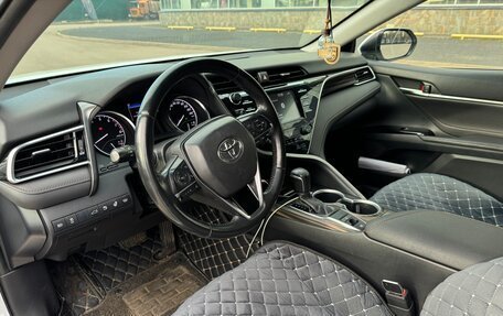 Toyota Camry, 2018 год, 2 800 000 рублей, 13 фотография