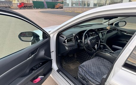 Toyota Camry, 2018 год, 2 800 000 рублей, 14 фотография