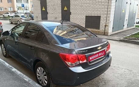 Chevrolet Cruze II, 2011 год, 700 000 рублей, 4 фотография