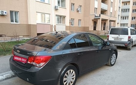 Chevrolet Cruze II, 2011 год, 700 000 рублей, 6 фотография