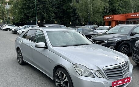 Mercedes-Benz E-Класс, 2010 год, 1 380 000 рублей, 3 фотография