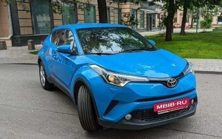 Toyota C-HR I рестайлинг, 2018 год, 3 100 000 рублей, 2 фотография