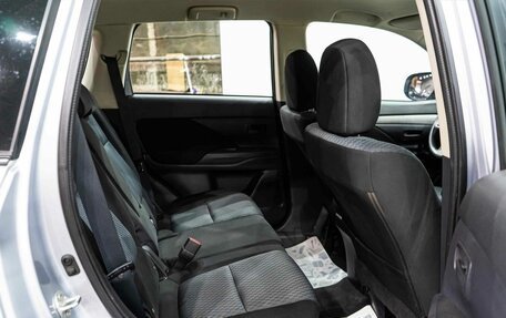 Mitsubishi Outlander III рестайлинг 3, 2013 год, 1 679 000 рублей, 19 фотография