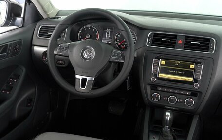 Volkswagen Jetta VI, 2013 год, 1 065 000 рублей, 10 фотография