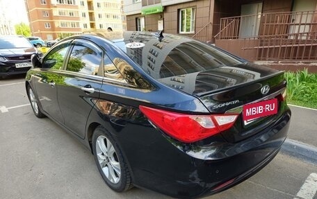 Hyundai Sonata VI, 2011 год, 850 000 рублей, 5 фотография