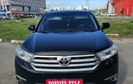 Toyota Highlander III, 2011 год, 1 фотография