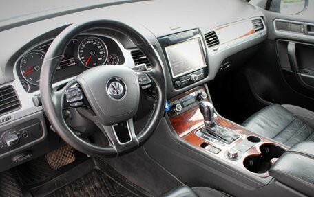 Volkswagen Touareg III, 2011 год, 1 890 000 рублей, 14 фотография