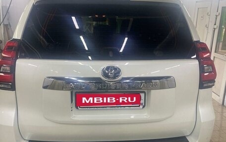 Toyota Land Cruiser Prado 150 рестайлинг 2, 2018 год, 5 000 000 рублей, 2 фотография