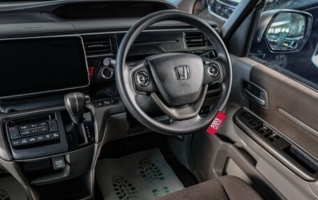 Honda Stepwgn IV, 2016 год, 1 839 000 рублей, 9 фотография