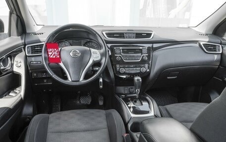 Nissan Qashqai, 2016 год, 1 999 000 рублей, 6 фотография