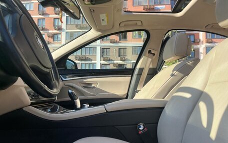 BMW 5 серия, 2011 год, 2 000 000 рублей, 32 фотография