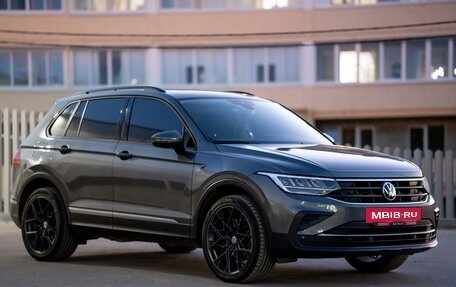 Volkswagen Tiguan II, 2021 год, 3 970 000 рублей, 3 фотография