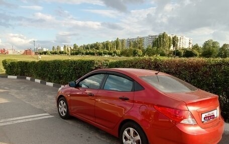 Hyundai Solaris II рестайлинг, 2011 год, 690 000 рублей, 3 фотография