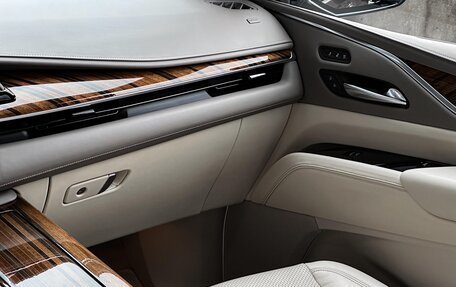 Cadillac Escalade V, 2023 год, 16 000 000 рублей, 20 фотография