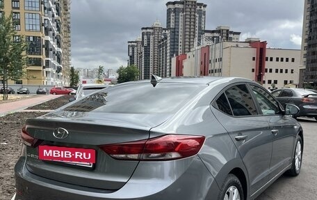 Hyundai Elantra VI рестайлинг, 2017 год, 1 690 000 рублей, 6 фотография