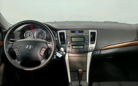 Hyundai Sonata VI, 2010 год, 999 000 рублей, 11 фотография