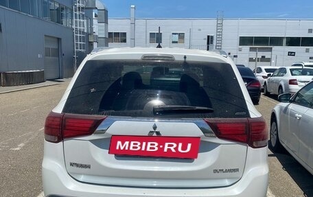 Mitsubishi Outlander III рестайлинг 3, 2015 год, 2 050 000 рублей, 4 фотография