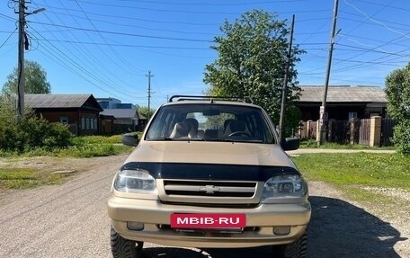 Chevrolet Niva I рестайлинг, 2004 год, 300 000 рублей, 2 фотография