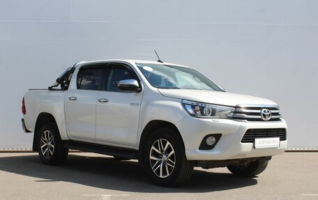 Toyota Hilux VIII, 2018 год, 3 150 000 рублей, 3 фотография