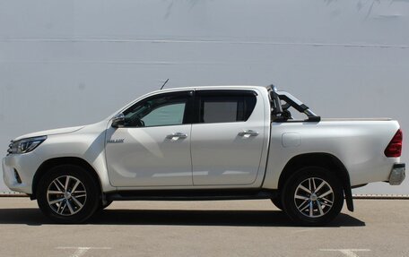 Toyota Hilux VIII, 2018 год, 3 150 000 рублей, 8 фотография