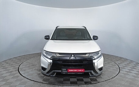 Mitsubishi Outlander III рестайлинг 3, 2020 год, 3 049 000 рублей, 2 фотография