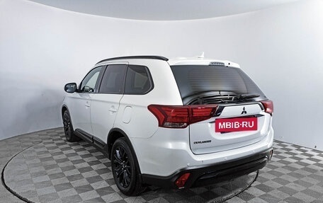 Mitsubishi Outlander III рестайлинг 3, 2020 год, 3 049 000 рублей, 7 фотография