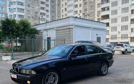 BMW 5 серия, 2003 год, 700 000 рублей, 2 фотография